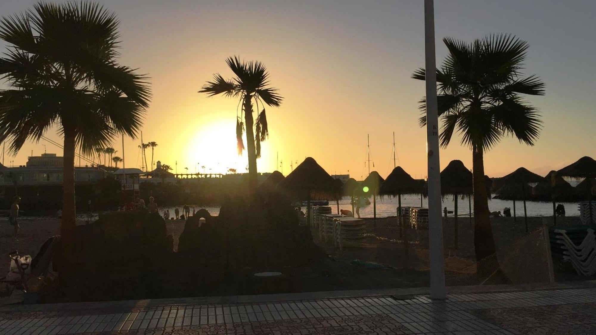 Blue Bay Paradise - Beach Front Apartment With Sea View بلايا بارايسو المظهر الخارجي الصورة