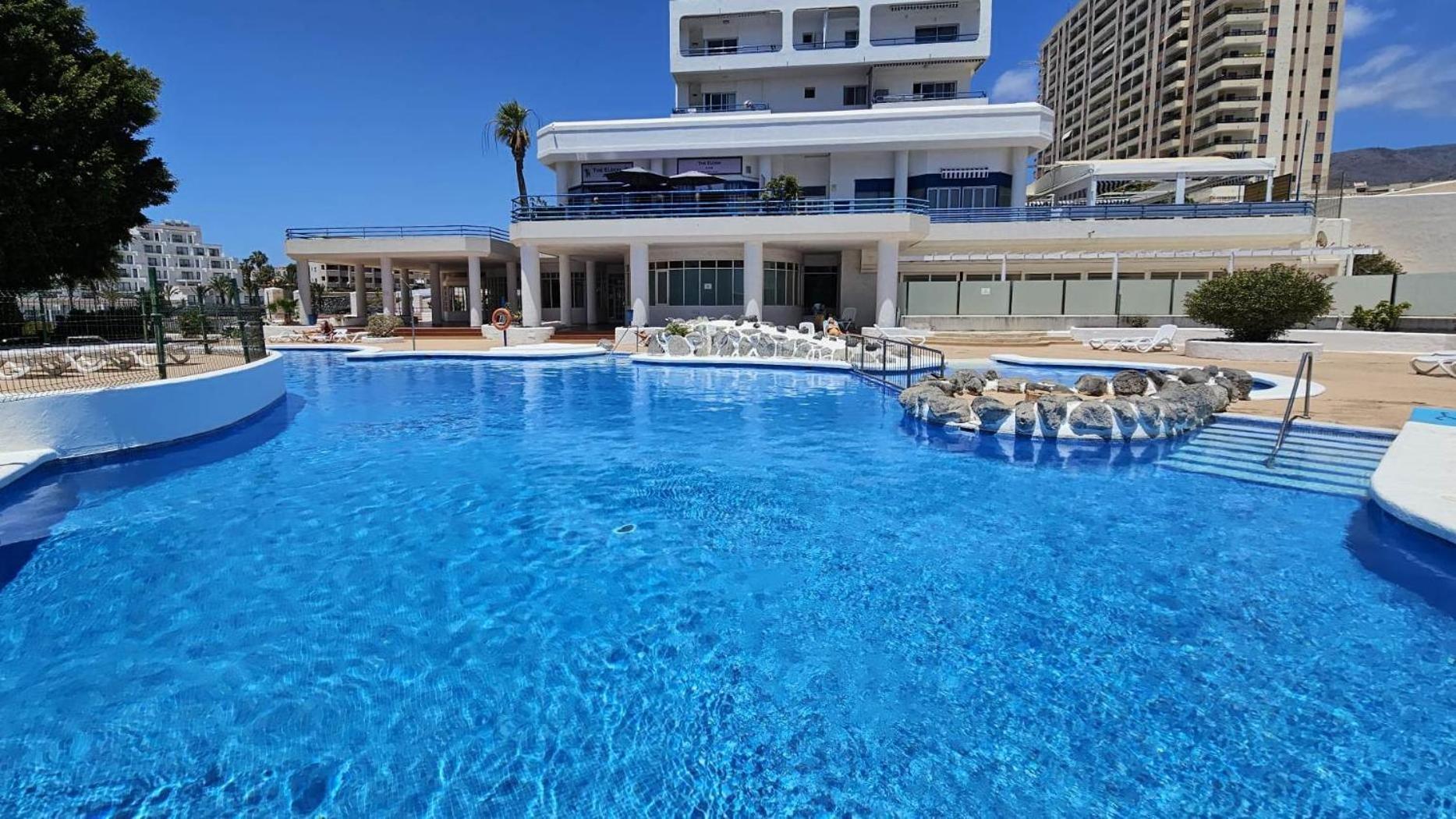 Blue Bay Paradise - Beach Front Apartment With Sea View بلايا بارايسو المظهر الخارجي الصورة