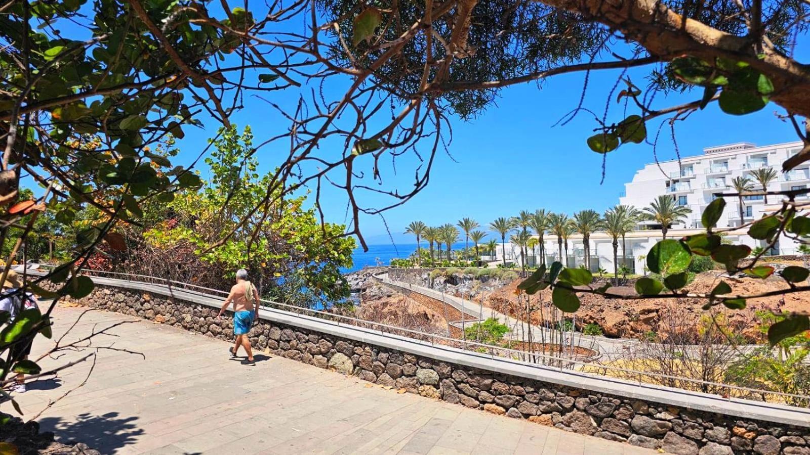 Blue Bay Paradise - Beach Front Apartment With Sea View بلايا بارايسو المظهر الخارجي الصورة