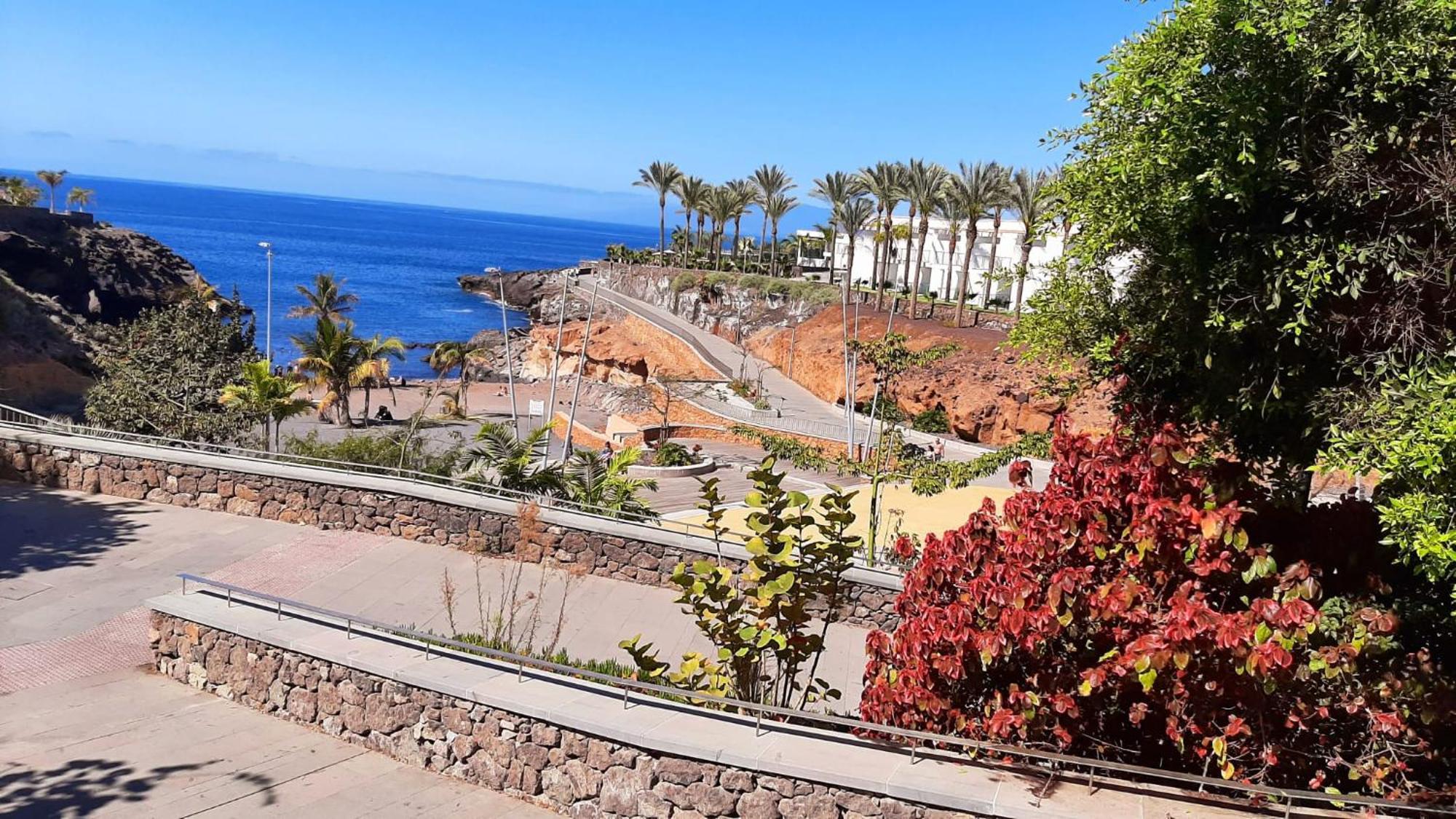 Blue Bay Paradise - Beach Front Apartment With Sea View بلايا بارايسو المظهر الخارجي الصورة